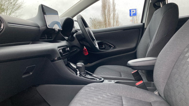 Toyota Yaris 1.5 Hybrid Design 5dr CVT Hybrid Hatchback